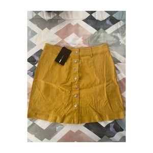 🌵~ Fashion nova button skirt (mustard) ✨